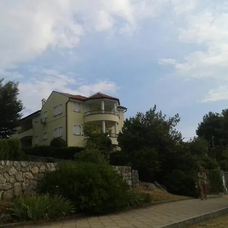 Lili Apartment Vantacici